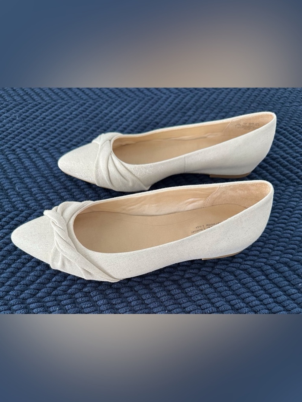 Life Stride NWOB Palm Pointed-Toe Knot Flats With Soft System in Cream 9.5W